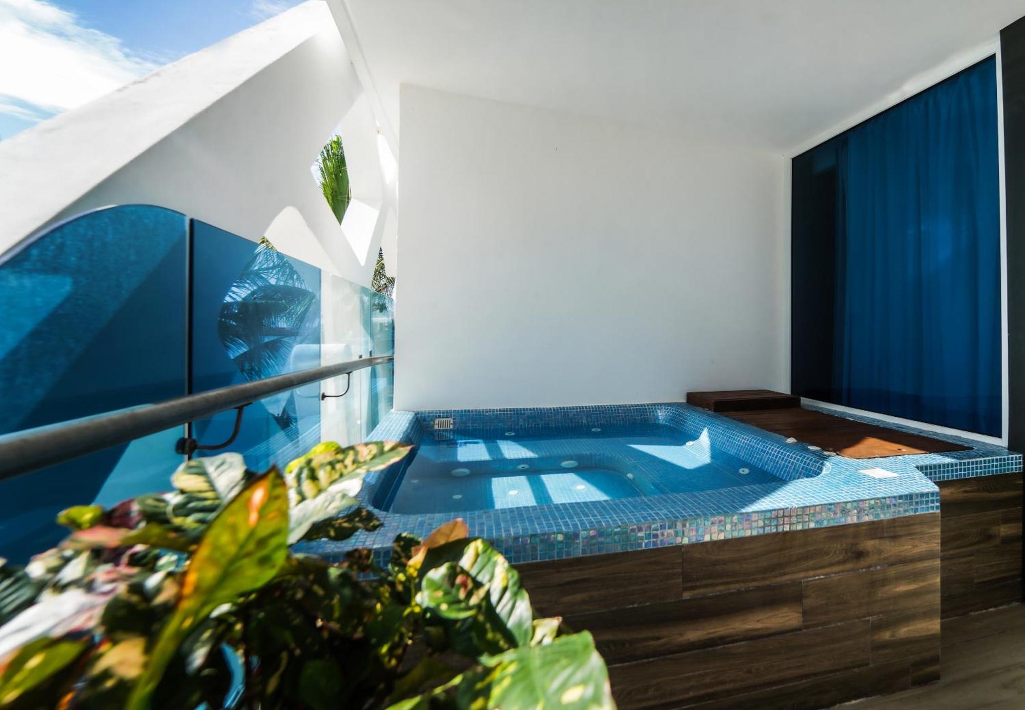 The Carmen Hotel - Ocean Front (Adults Only) Playa del Carmen Szoba fotó